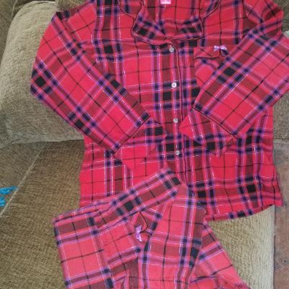 Victoria's Secret PJ 's in great condition